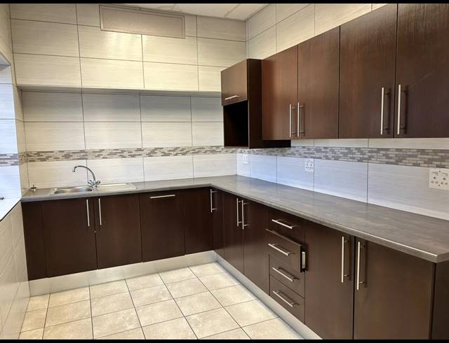500M² OFFICE TO LET IN KEW